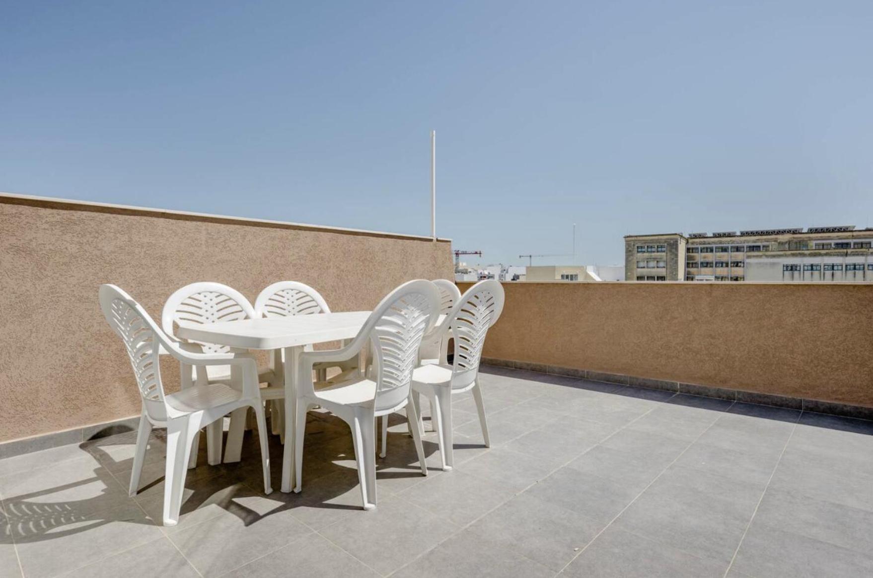 F12 Room 2, Private Room Two Single Beds Privated Bathroom In Shared Flat مسيدا المظهر الخارجي الصورة
