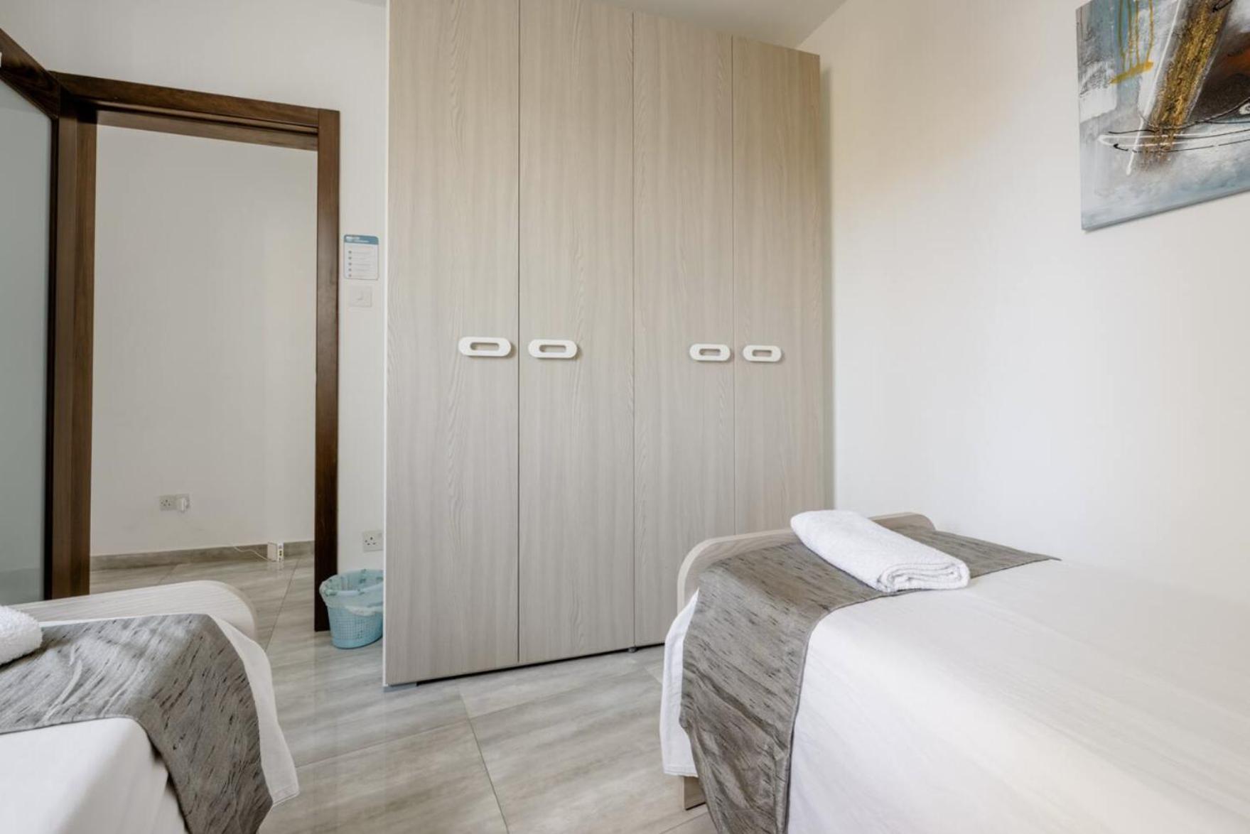 F12 Room 2, Private Room Two Single Beds Privated Bathroom In Shared Flat مسيدا المظهر الخارجي الصورة