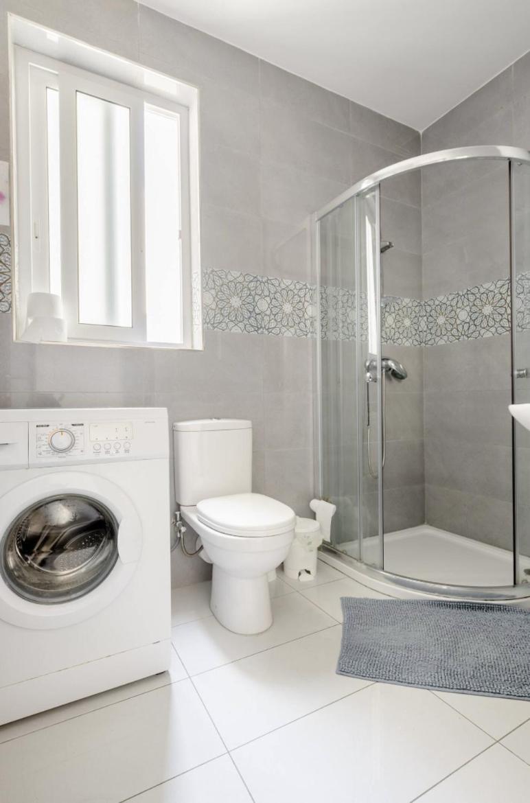 F12 Room 2, Private Room Two Single Beds Privated Bathroom In Shared Flat مسيدا المظهر الخارجي الصورة