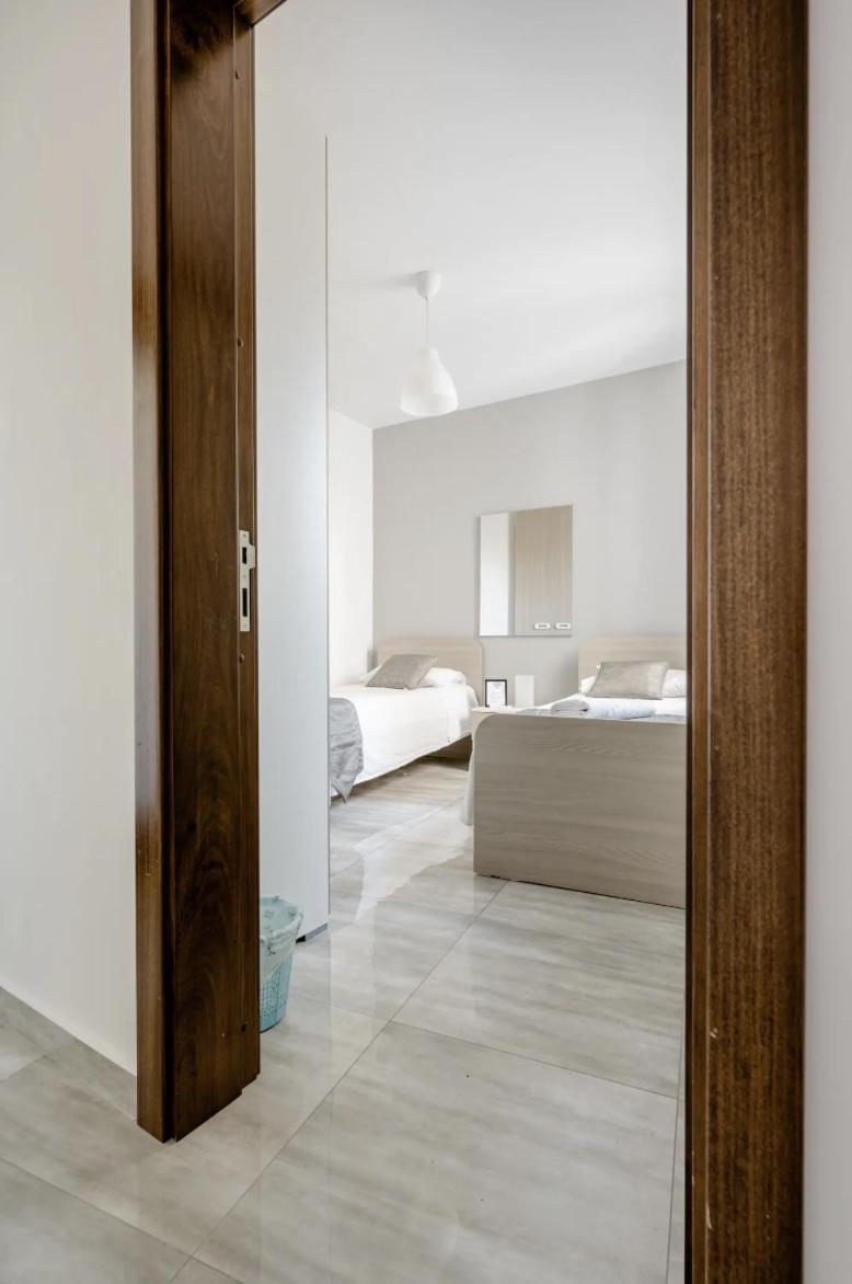 F12 Room 2, Private Room Two Single Beds Privated Bathroom In Shared Flat مسيدا المظهر الخارجي الصورة
