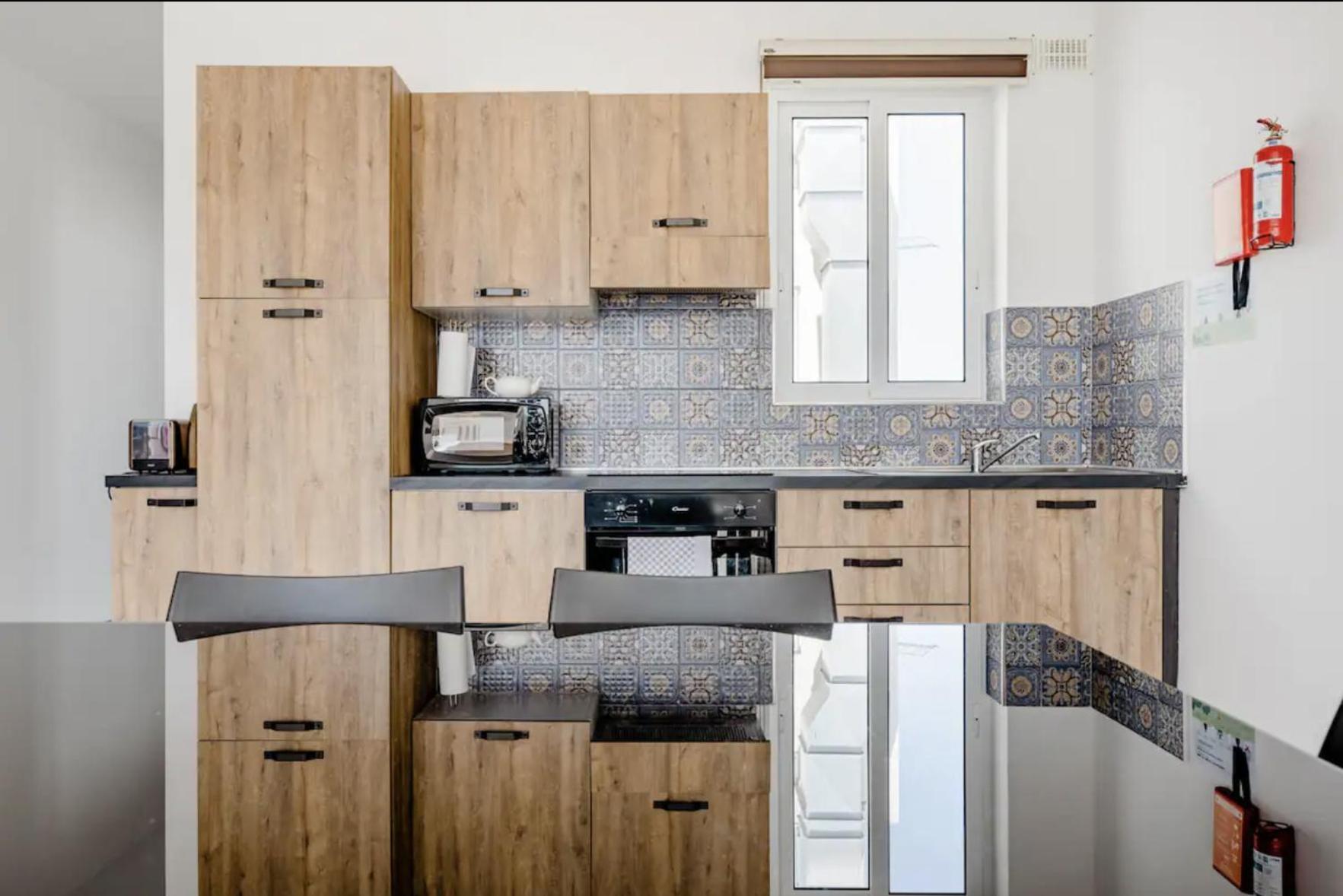 F12 Room 2, Private Room Two Single Beds Privated Bathroom In Shared Flat مسيدا المظهر الخارجي الصورة