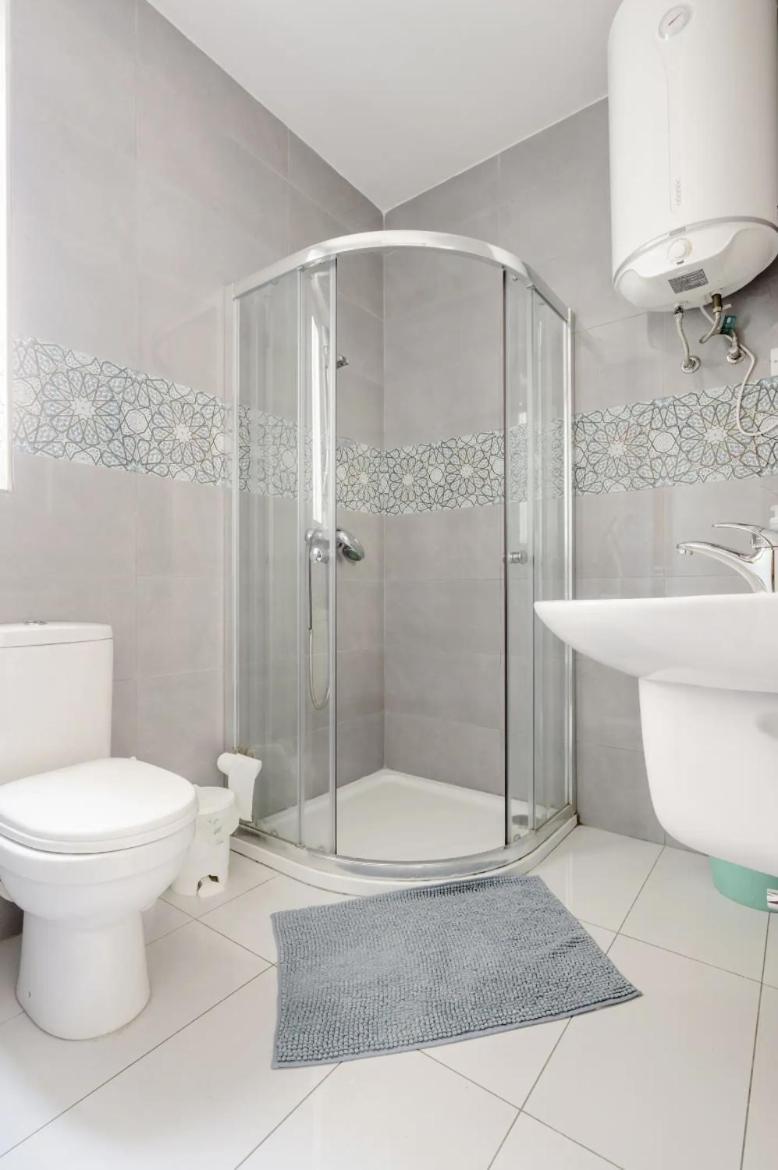 F12 Room 2, Private Room Two Single Beds Privated Bathroom In Shared Flat مسيدا المظهر الخارجي الصورة